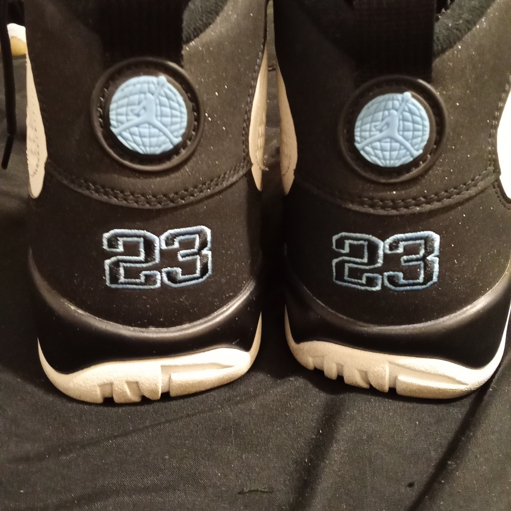 Jordan 9 Retro "University Blue" Size 9 - Picture 7 of 7